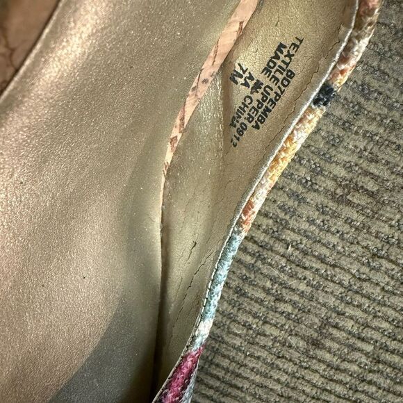 Bandolino Women's Colorful Wedge Sandals - Picture 3 of 6